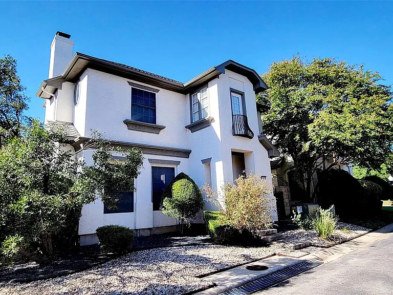 3907 Gaines Ct — Photo 1
