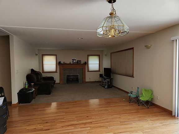 3rd image of 2410 W 20th St