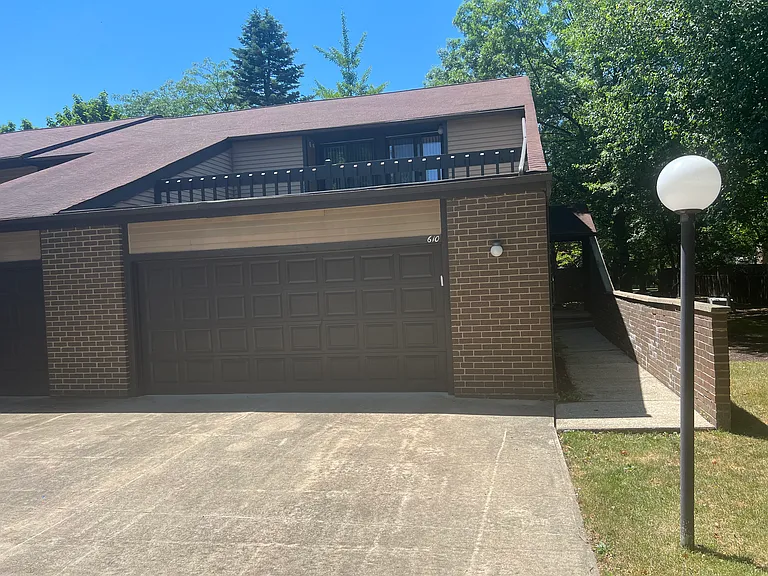 610 Dade Ln #610 — Photo 1