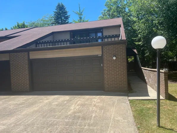 610 Dade Ln #610, Cleveland, OH 44143