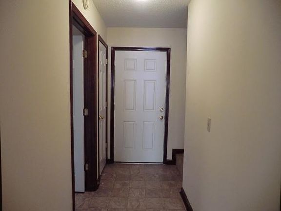 3rd image of 402 Clearwater Dr