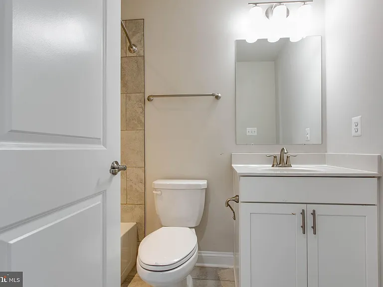 7110 Druce Way — Photo 39
