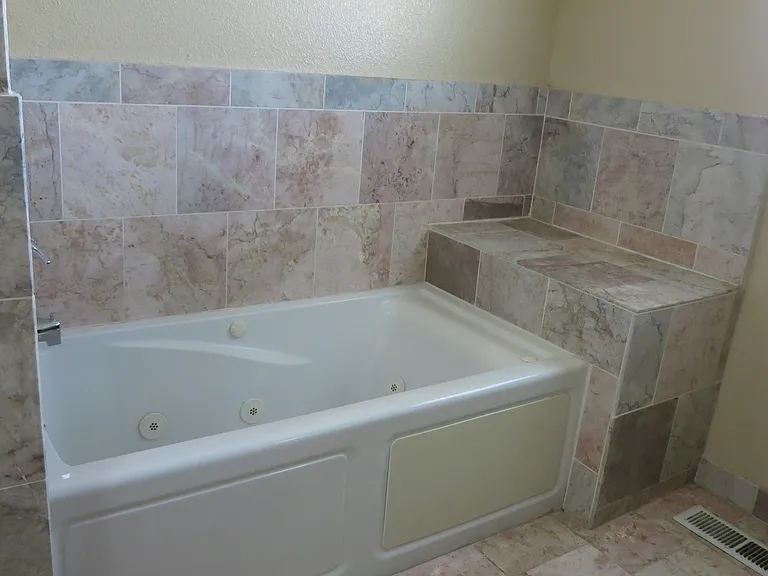 140 Curry Dr — Photo 13