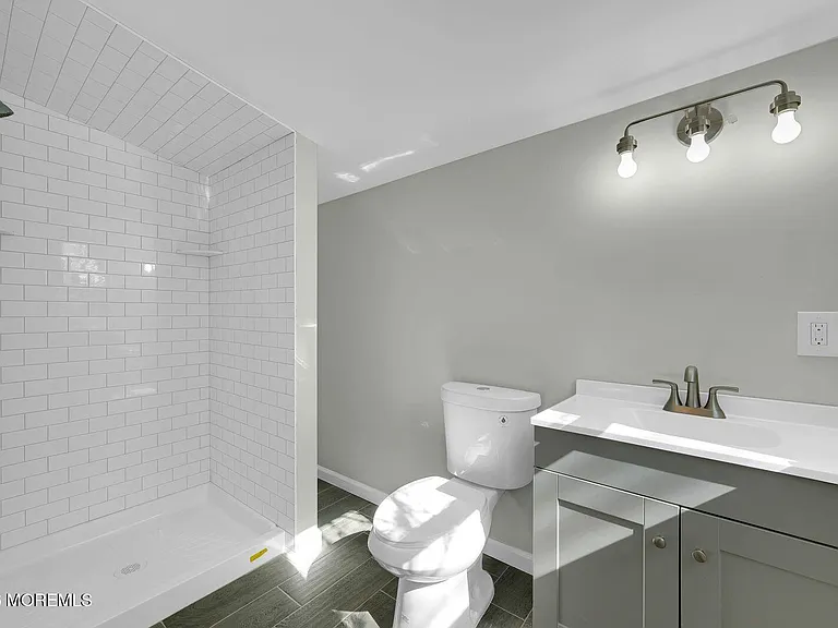 3 Monmouth Ave — Photo 24