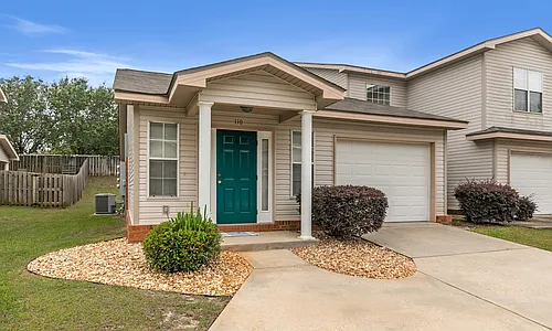 110 Creeke Ln Photo 1