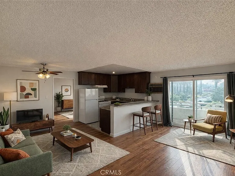 400 N Hobart Blvd #301 — Photo 5