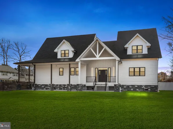 320 Delaware Ave, Langhorne, PA 19047