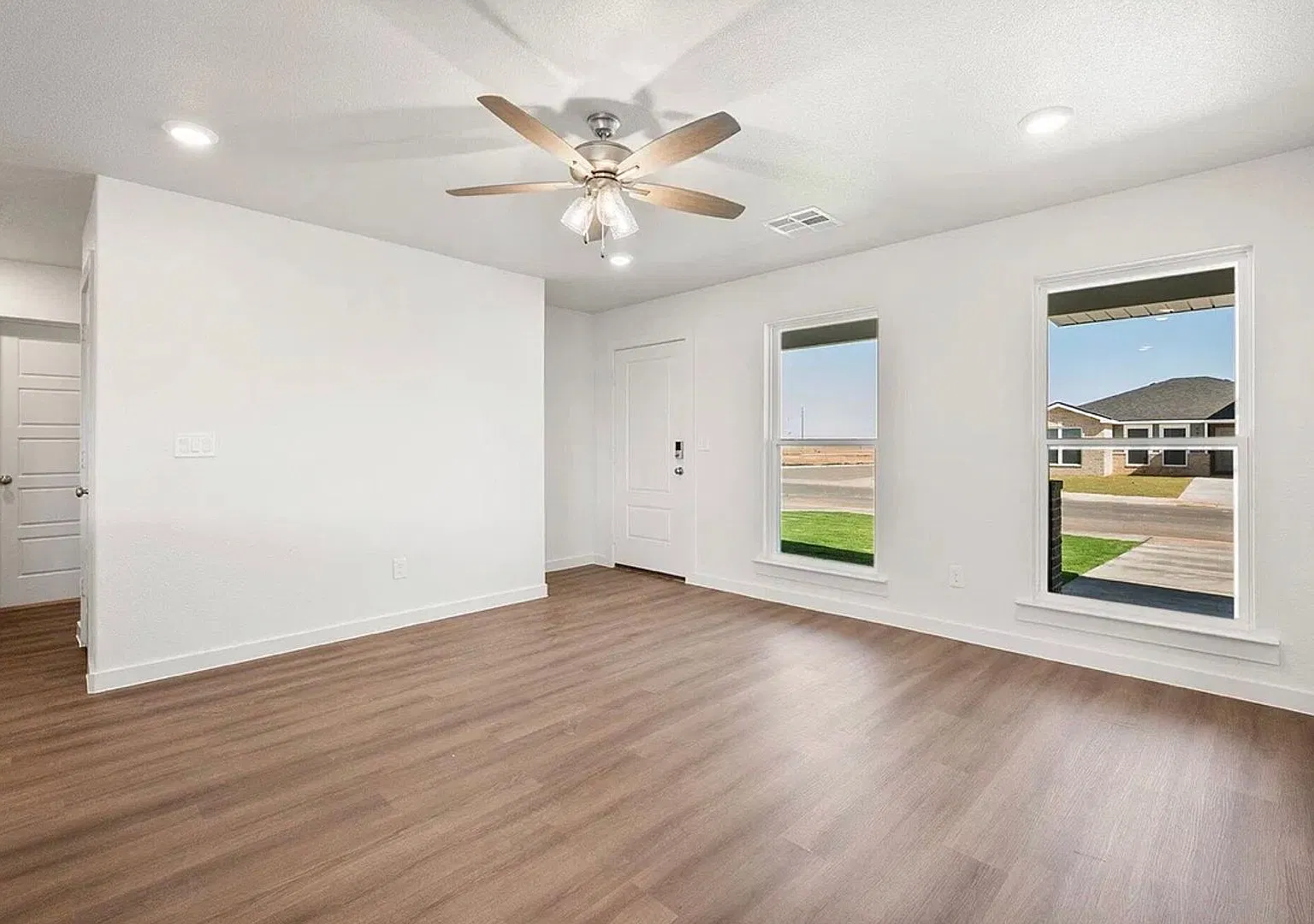 New in Matador Pointe — Photo 3