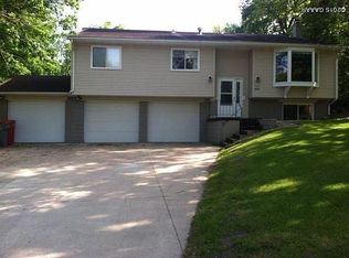 907 Viking St, Alexandria, MN 56308