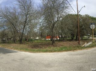 3903 Waterbrook Dr, Elmendorf, TX 78112