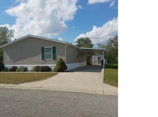 305 Pinewood Cir, Lima, OH 45804