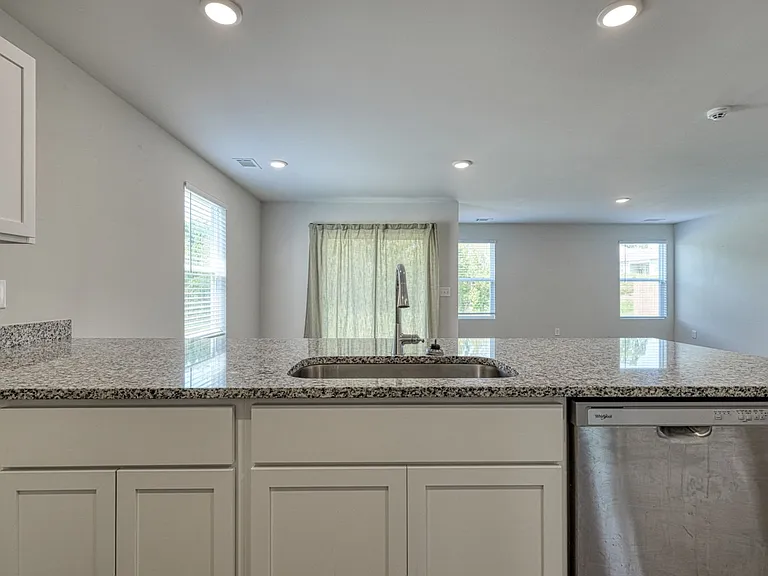 220 Ingleby Rd — Photo 33