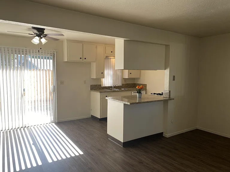 3018 Delta Ave — Photo 13