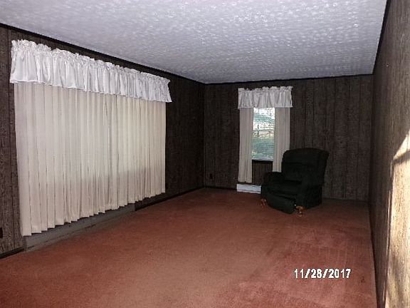 3rd image of 34571 Hunters Woods Rd