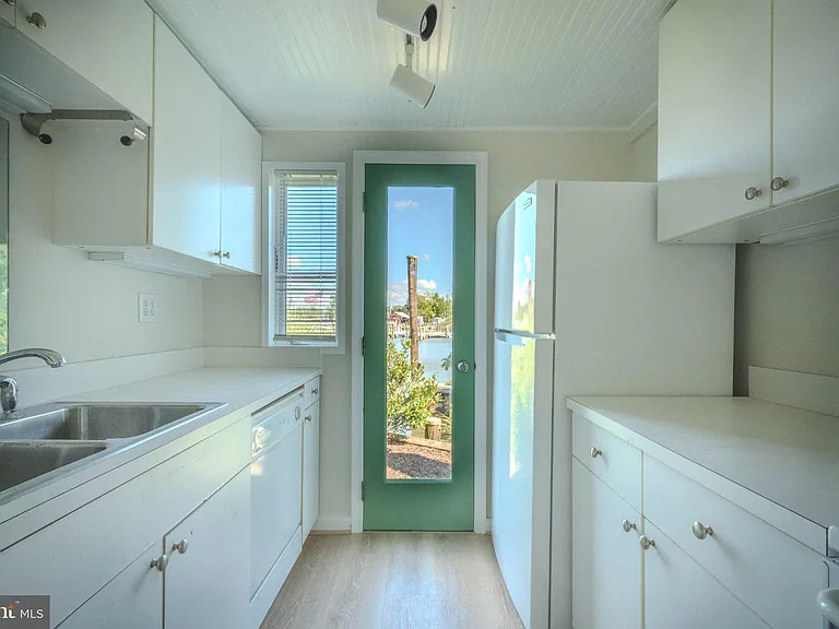 6062 Drum Point Rd — Photo 3