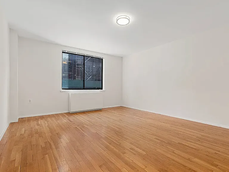 434 W 19th St #6B — Photo 2