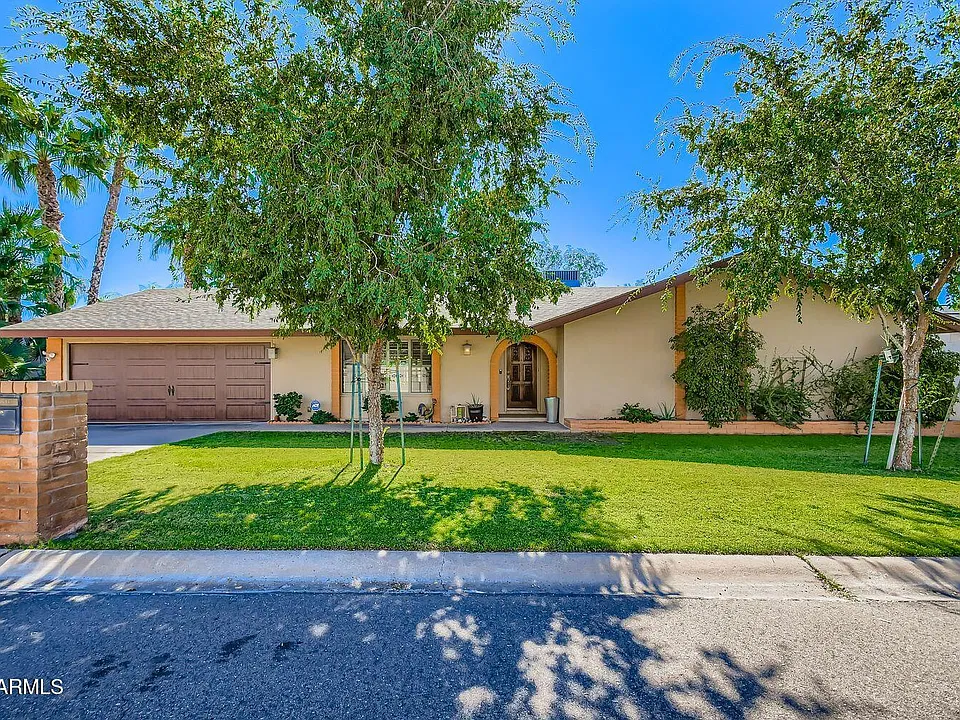 201 W Diana Ave