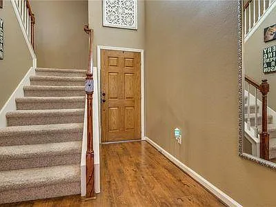 133 Barrington Ln — Photo 4