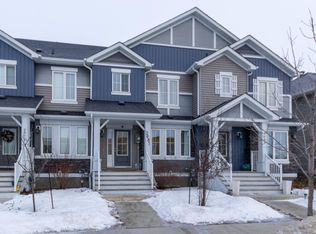 2081 Desrochers Dr SW, Edmonton, AB T6W 4B9