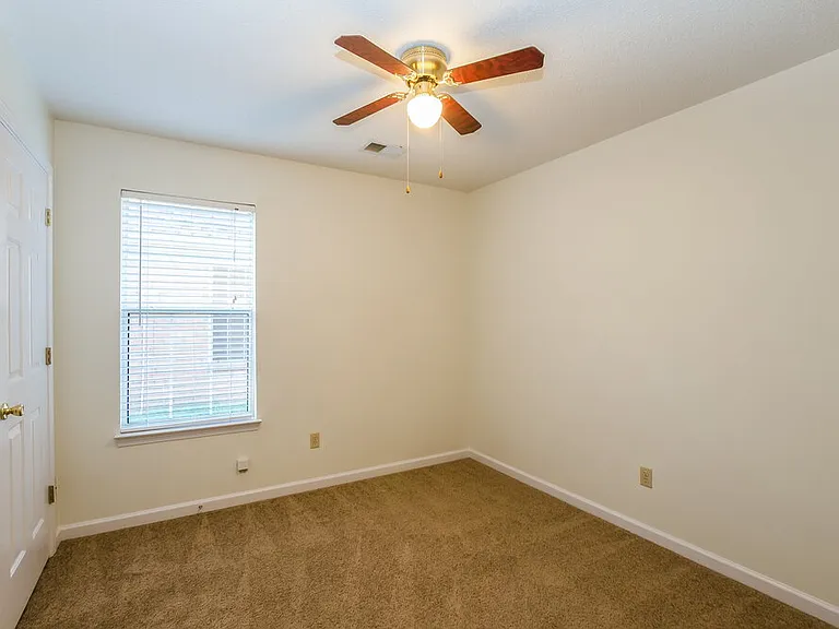 5892 Alexandria Ln — Photo 16