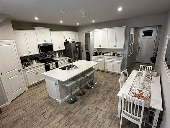 3rd image of 8359 Wildflower Glen Ave