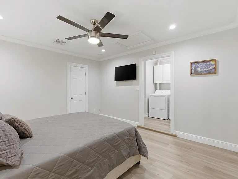 1921 NE 28th Ct — Photo 25
