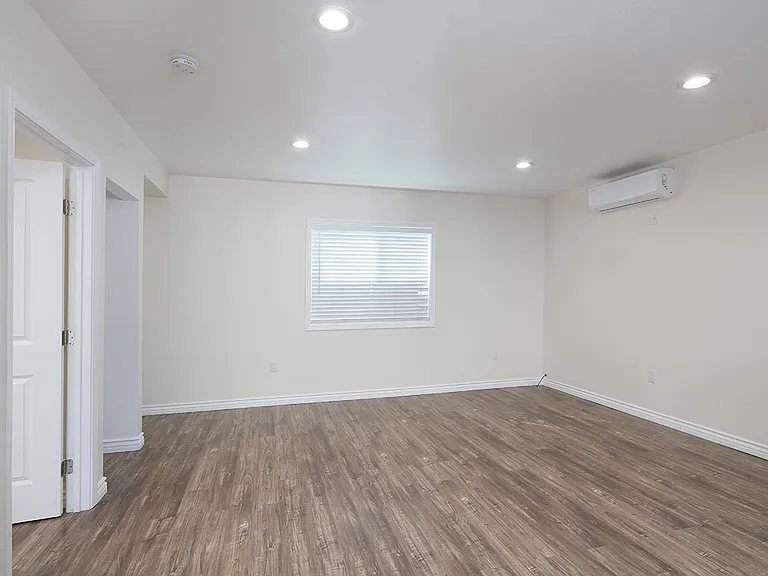 2131-2133 S Cloverdale Ave #ADU — Photo 6