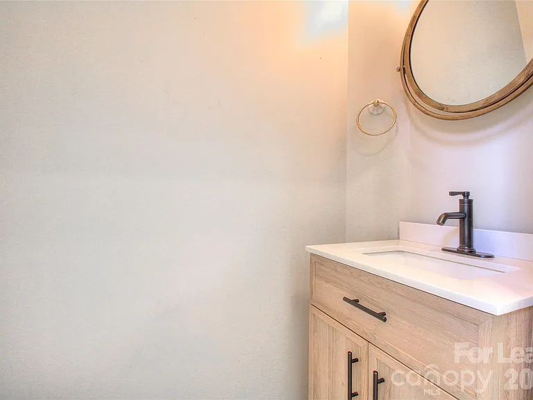 8414 Bampton Dr — Photo 15