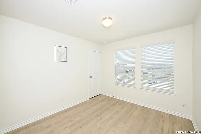 137 W Local Wave — Photo 20