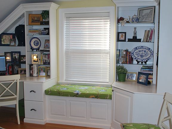 Sitting area/office 