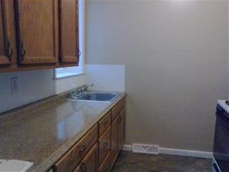 2nd image of 2107 N Pine St