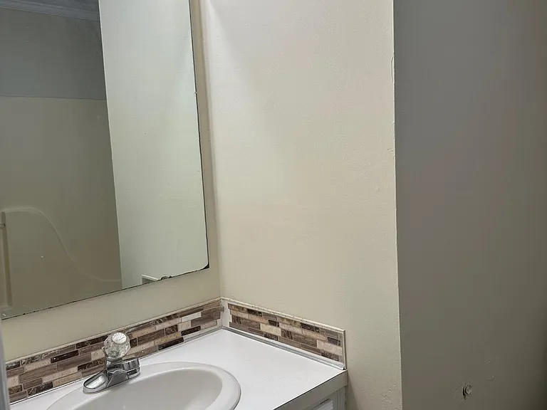 1119 Grovemont Dr #J6 — Photo 19