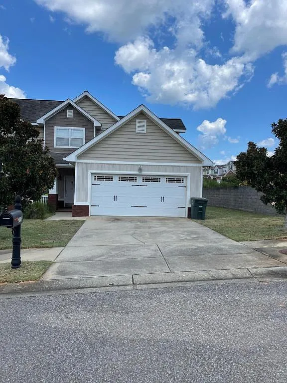 216 Charleston Dr — Photo 1