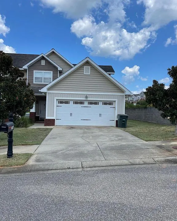 216 Charleston Dr