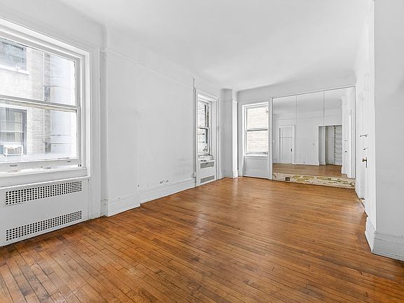 2nd image of 26 E 63rd St APT 3D