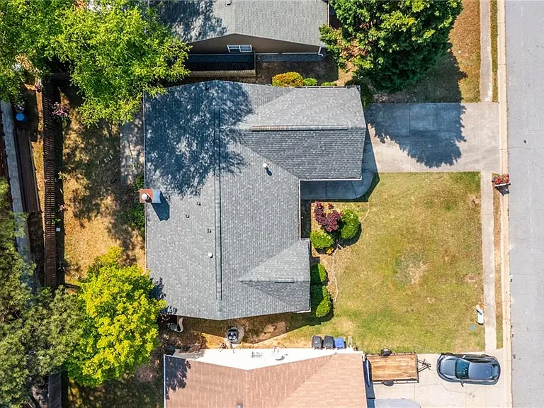 2110 Racquet Club Cir — Photo 40