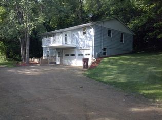 427 Neubert Ln, Mankato, MN 56001