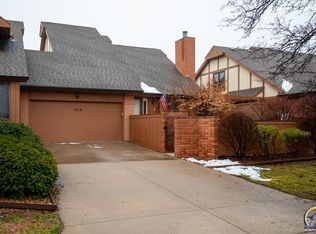5619 SW Hawick Ln, Topeka, KS 66614