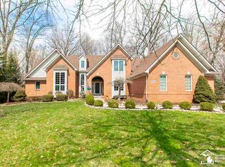 8552 Sherwood Dr, Grosse Ile, MI