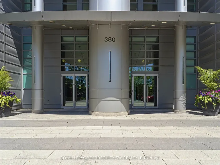 380 Macpherson Ave #324 — Photo 3