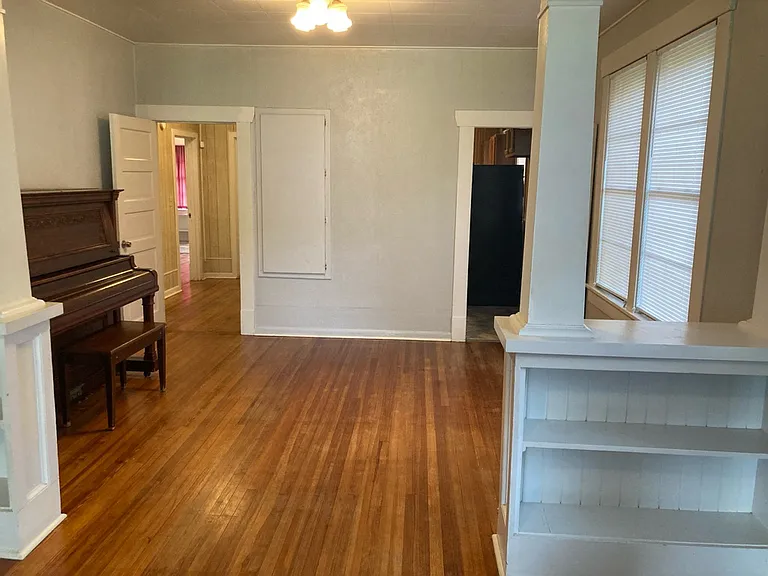 421 Rutherford St — Photo 12