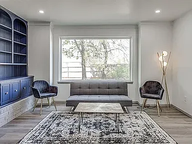 4 bed, 2579 sqft, $2,295 — Photo 2