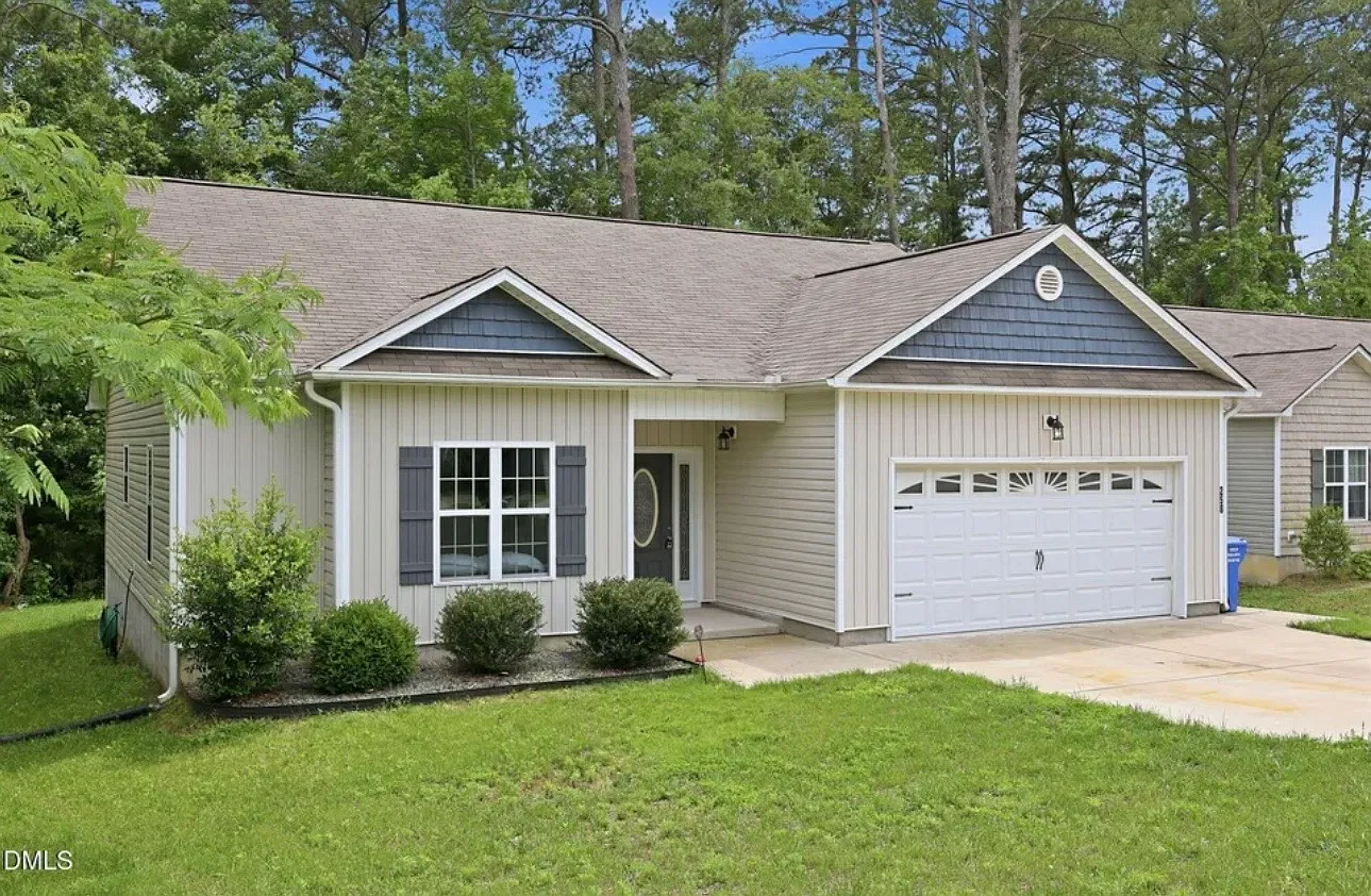 3 bed, 1500 sqft, $1,950 — Photo 1