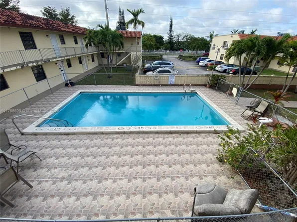 8701 SW 12th St APT 26, Miami, FL 33174