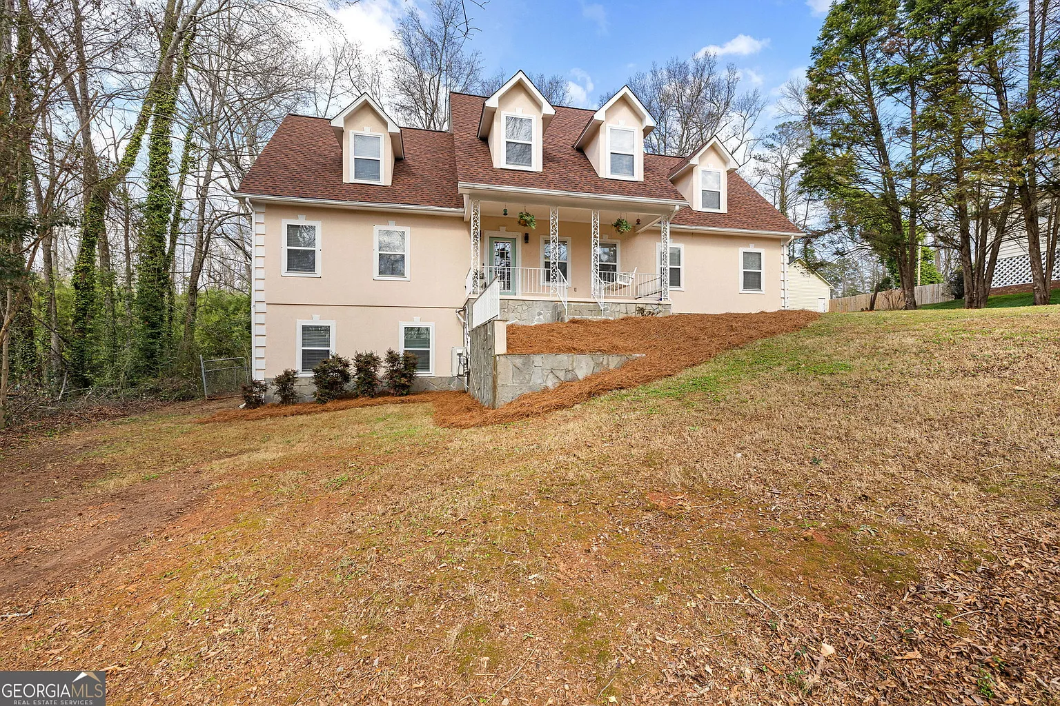 1605 Pinebrook Dr photo 1