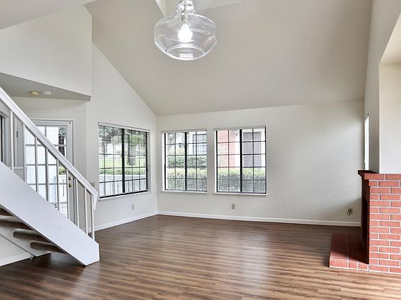 4th image of 2852 Buena Crest Ct