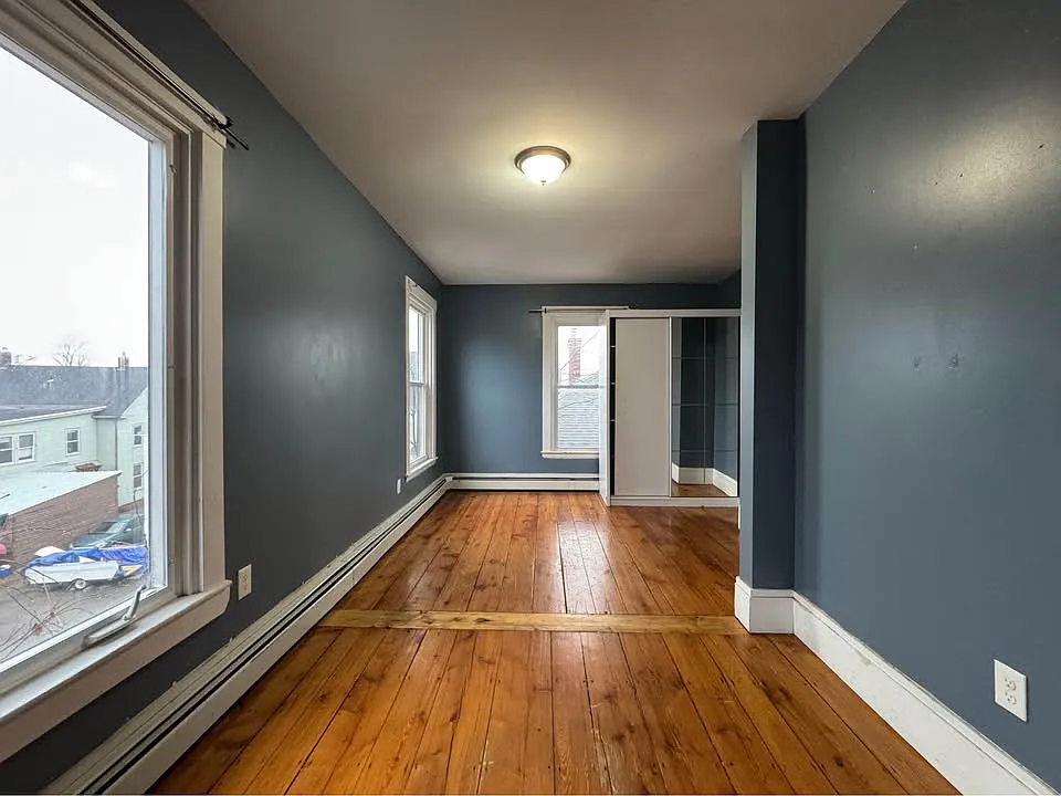 3 bed, 2240 sqft, $2,500 — Photo 4