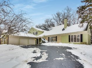 141 Pheasant Hill Rd, Deer Park, IL 60010