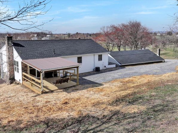 913 Pine Grove Rd, Fredericksburg, PA 17026