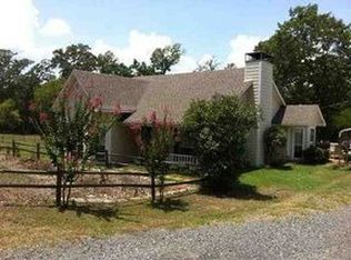 25153 Country Club Rd, Gladewater, TX 75647